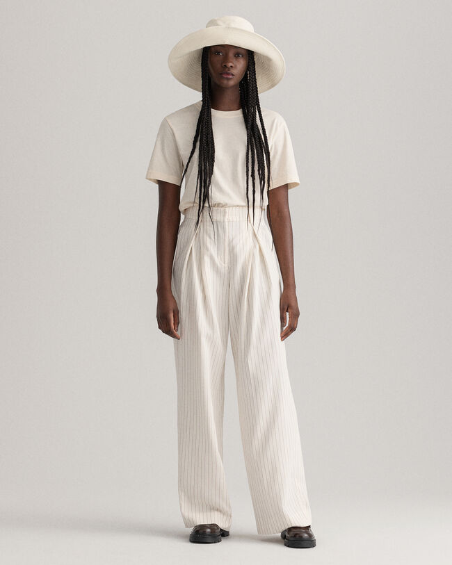 Cal&ccedil;as Pinstripe com pregas e perna larga