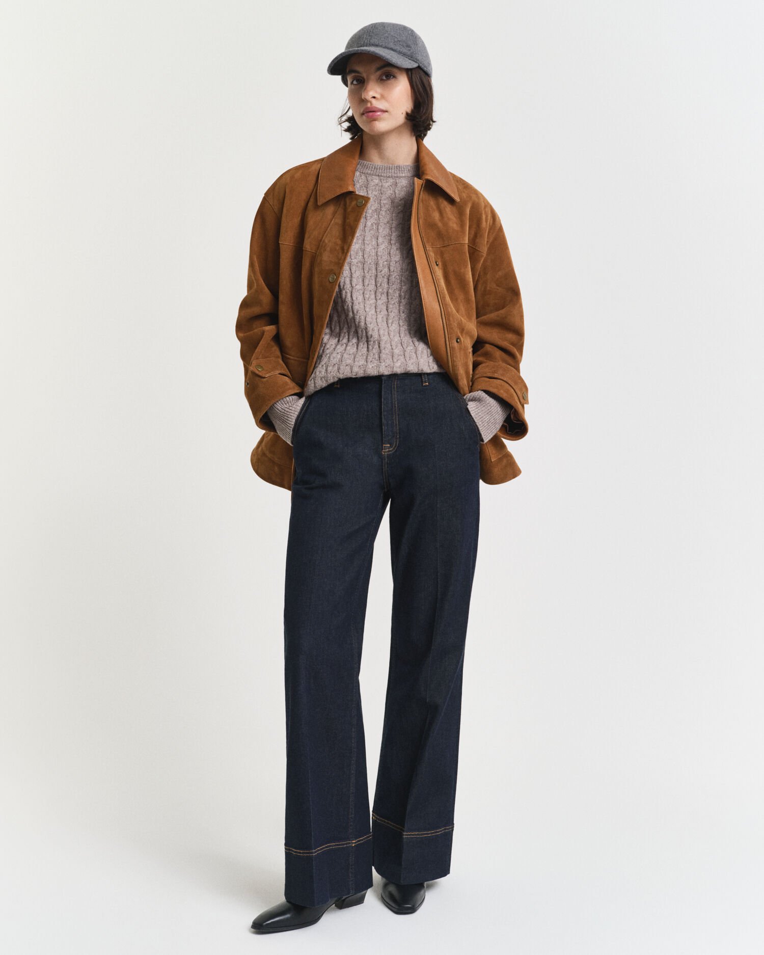 Camisola de malha entrançada com decote redondo em lã