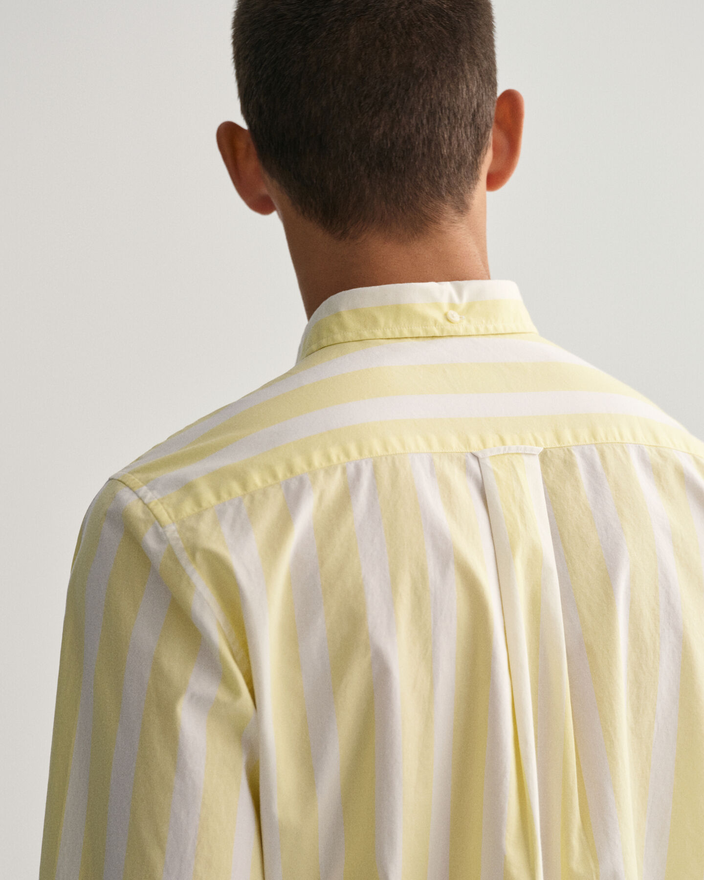 Camisa em popelina às riscas largas corte normal