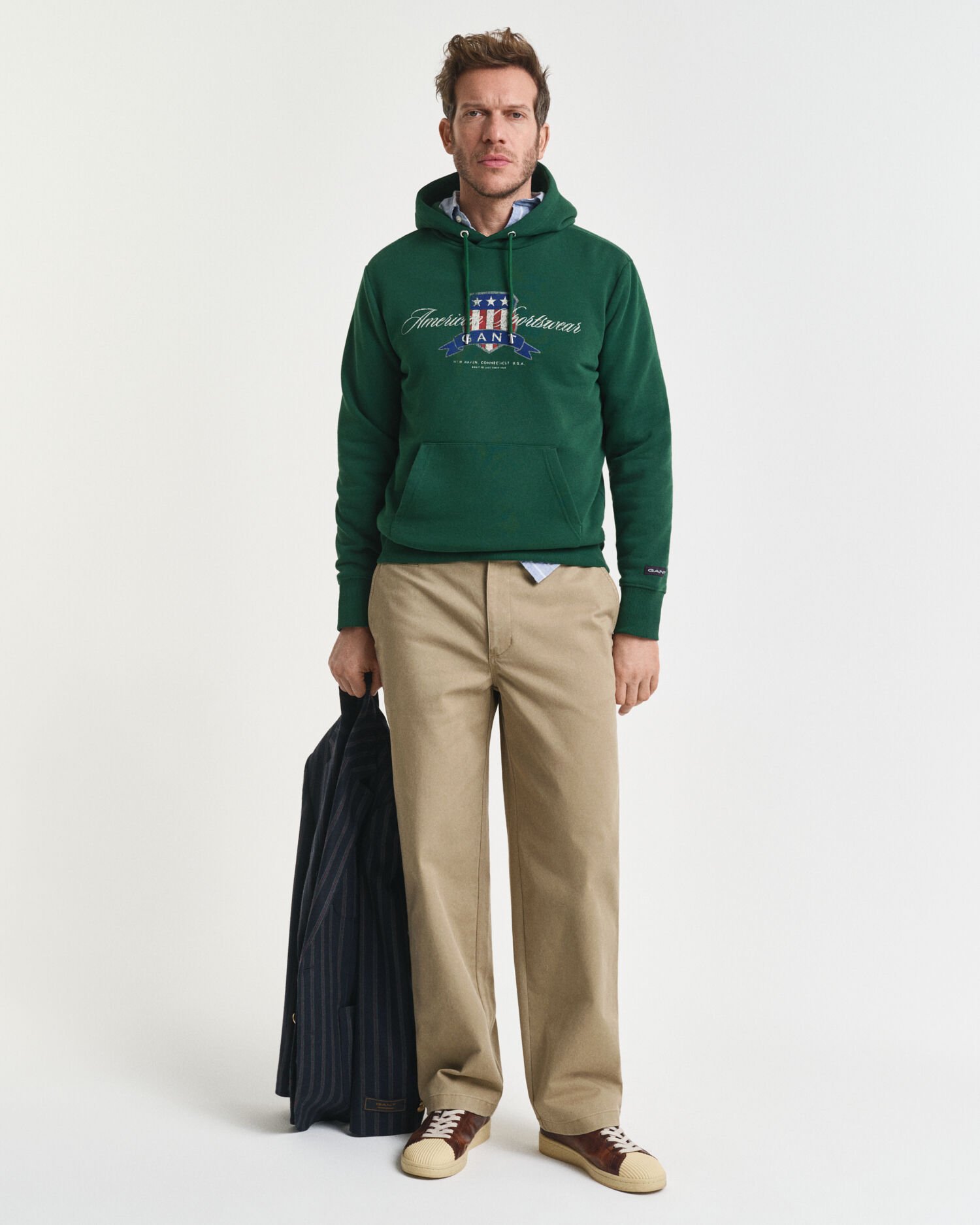 Calças chino em sarja e algodão relaxed fit