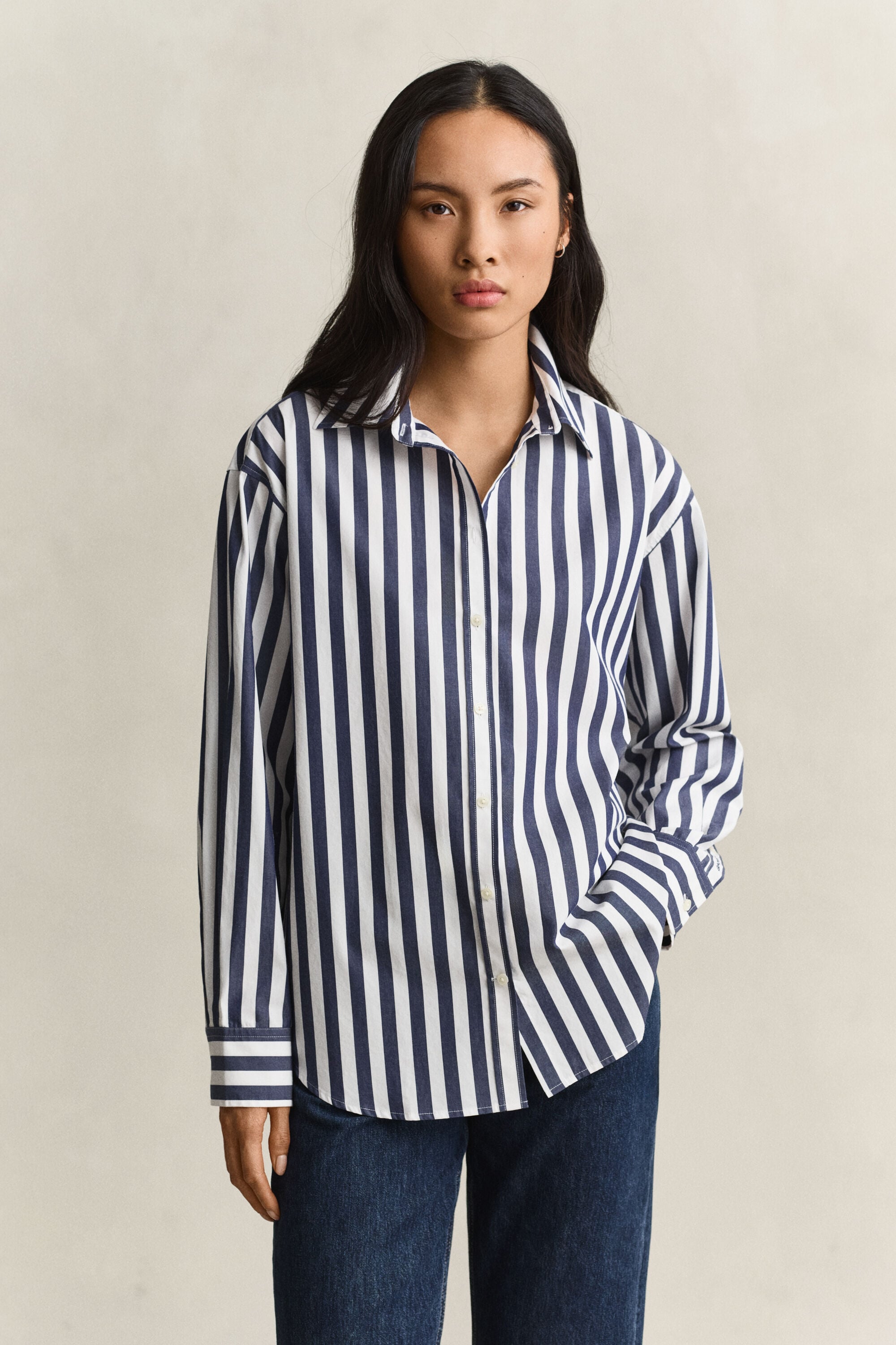 Camisa em popelina às riscas relaxed fit