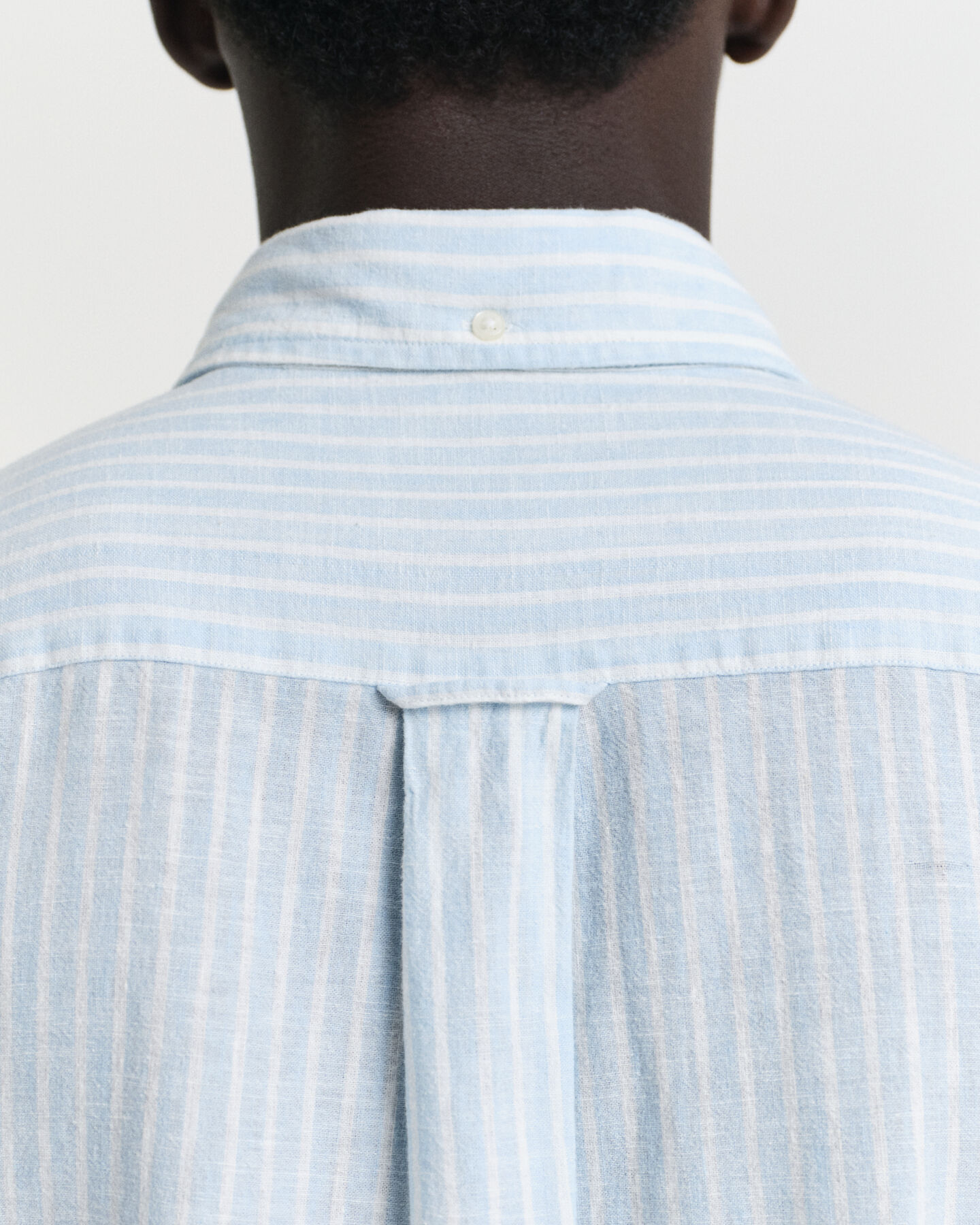 Camisa em linho e algodão às riscas regular fit