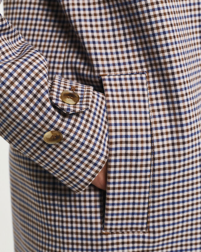 Gabardina com mini padrão de xadrez