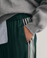 Calças Pull-On às riscas relaxed fit