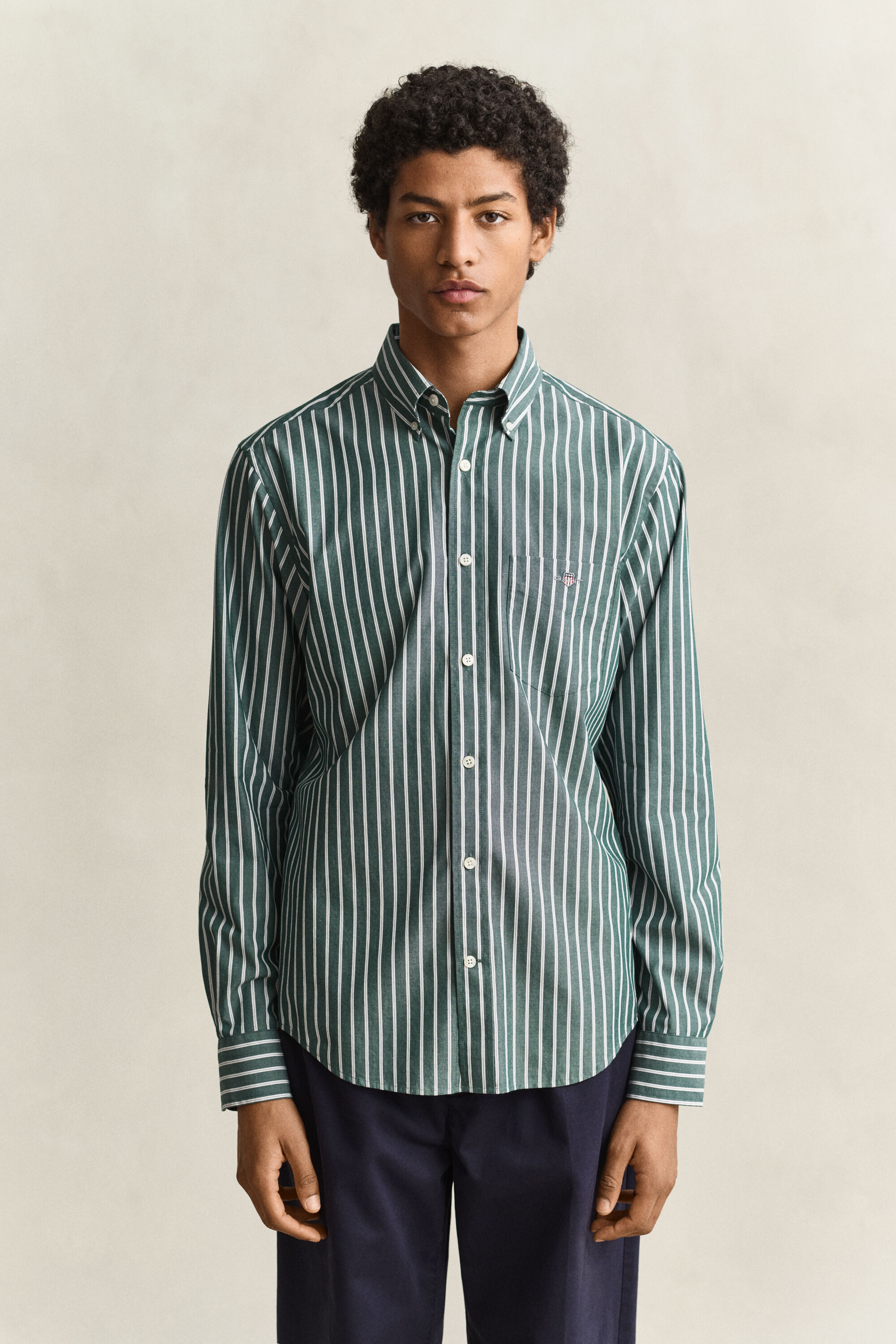 Camisa em popelina às riscas