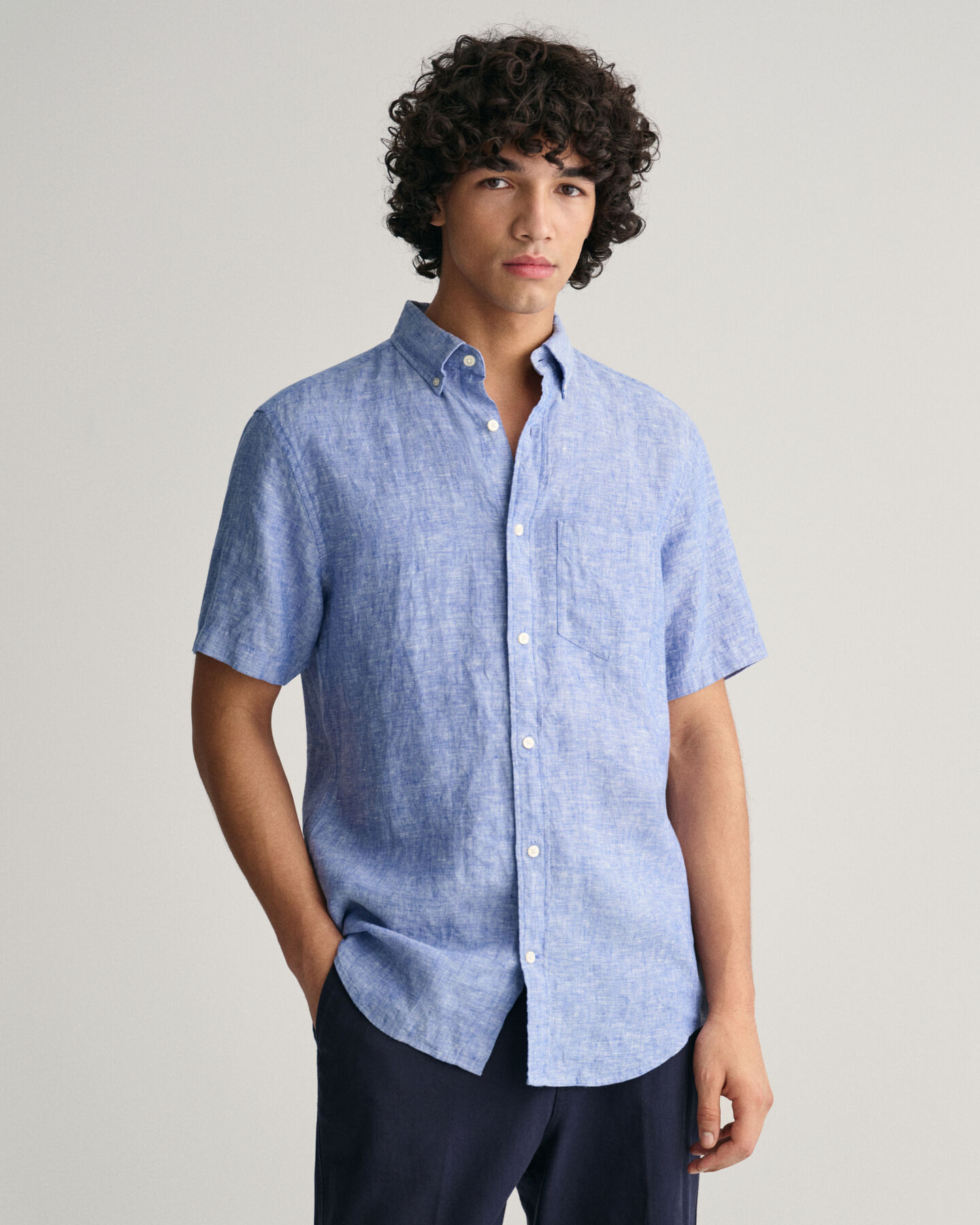 Camisa de linho com manga curta regular fit
