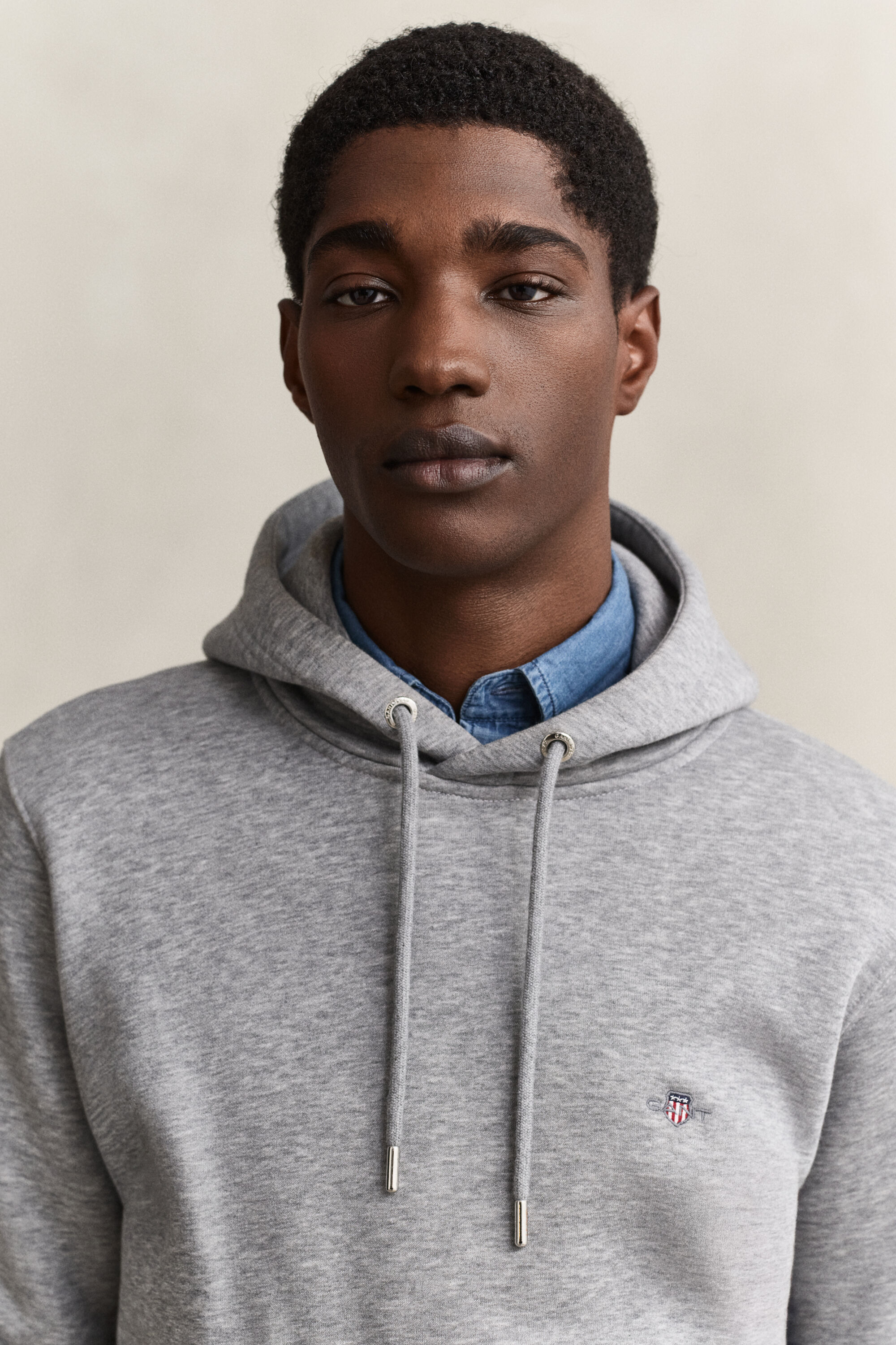 Sweatshirt com capuz Shield