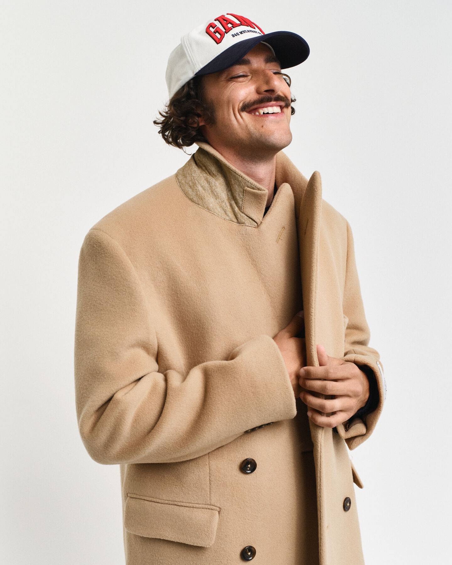 Sobretudo em lã com frente de trespasse