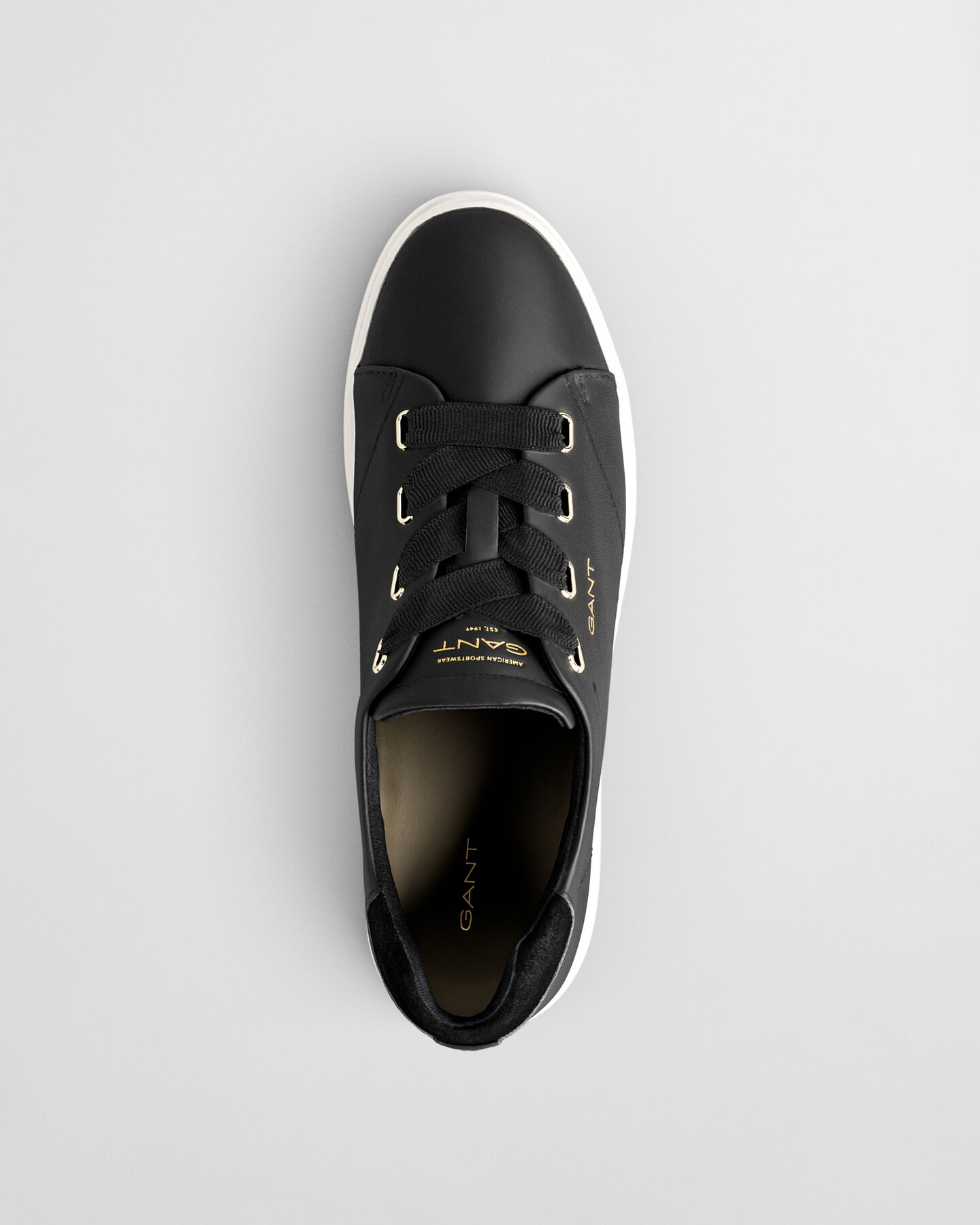 T&eacute;nis em pele Avona