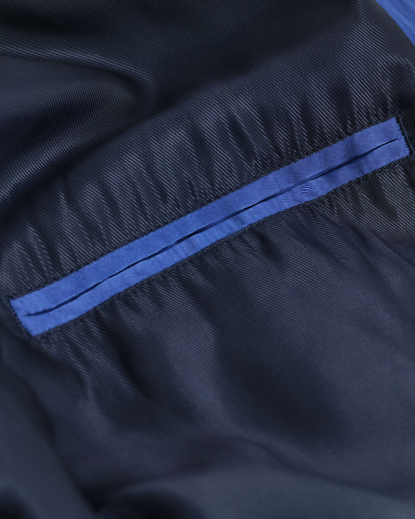 GANT Varsity Jacket com emblema G em cetim