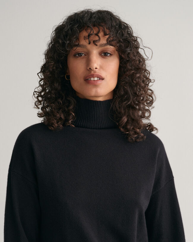 Camisola com gola estilo mao em l&atilde; extrafina