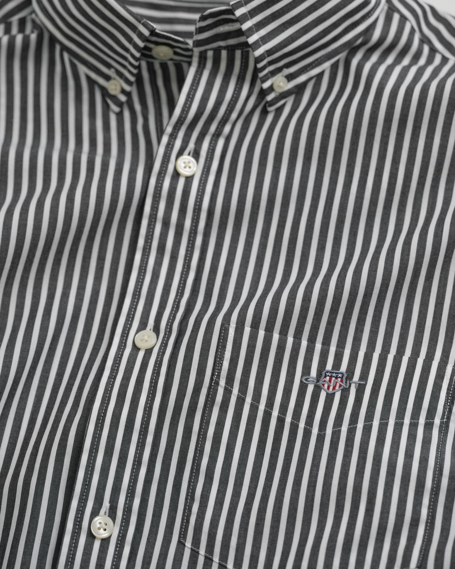 Camisa em popelina às riscas Classic
