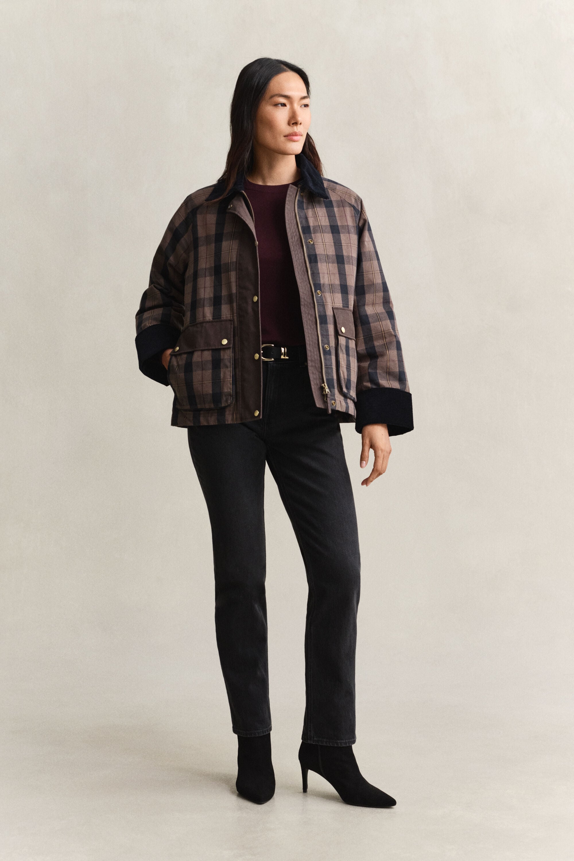 Camisola de malha com decote redondo em lã de merino extrafina