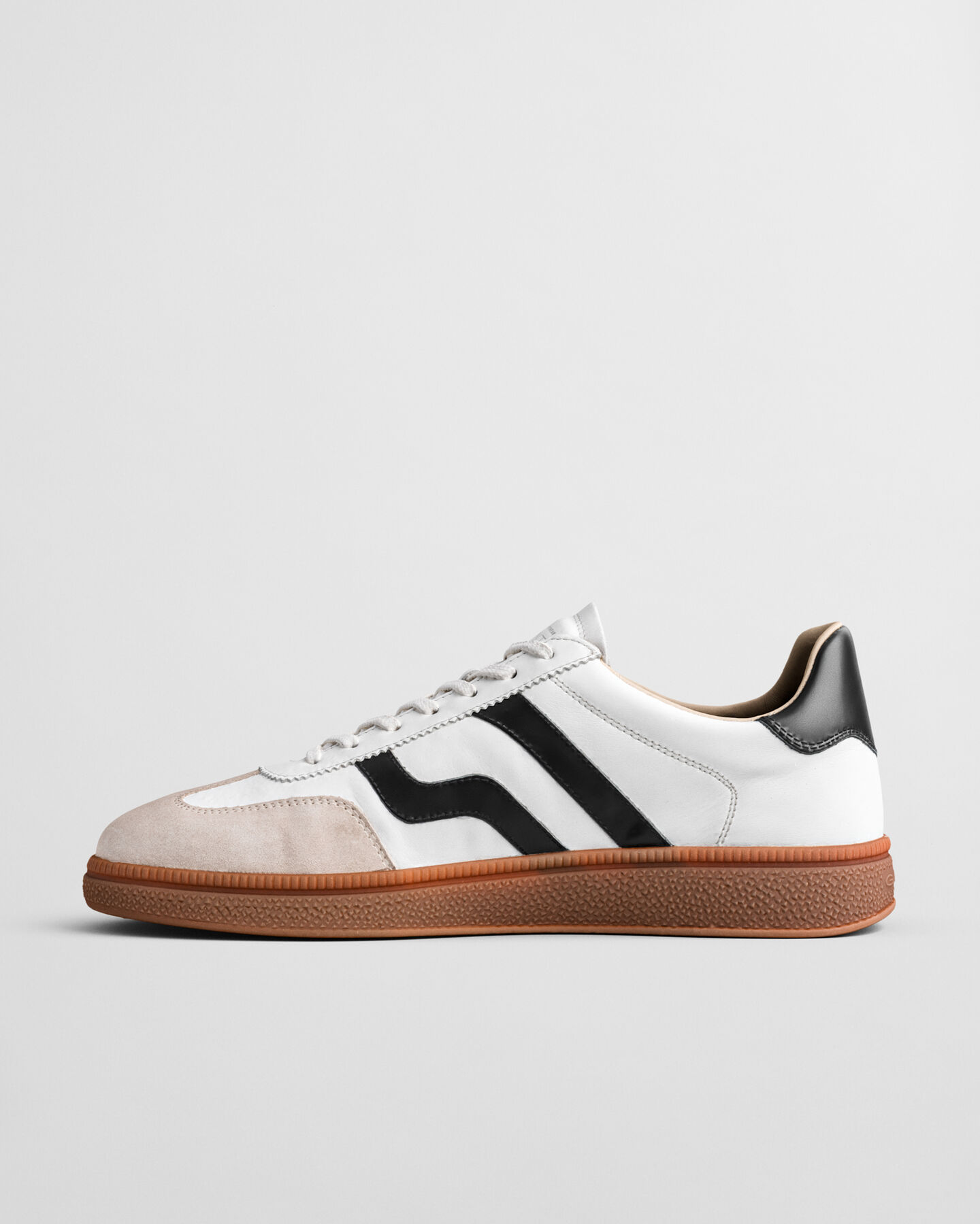 Ténis em camurça Cuzmo