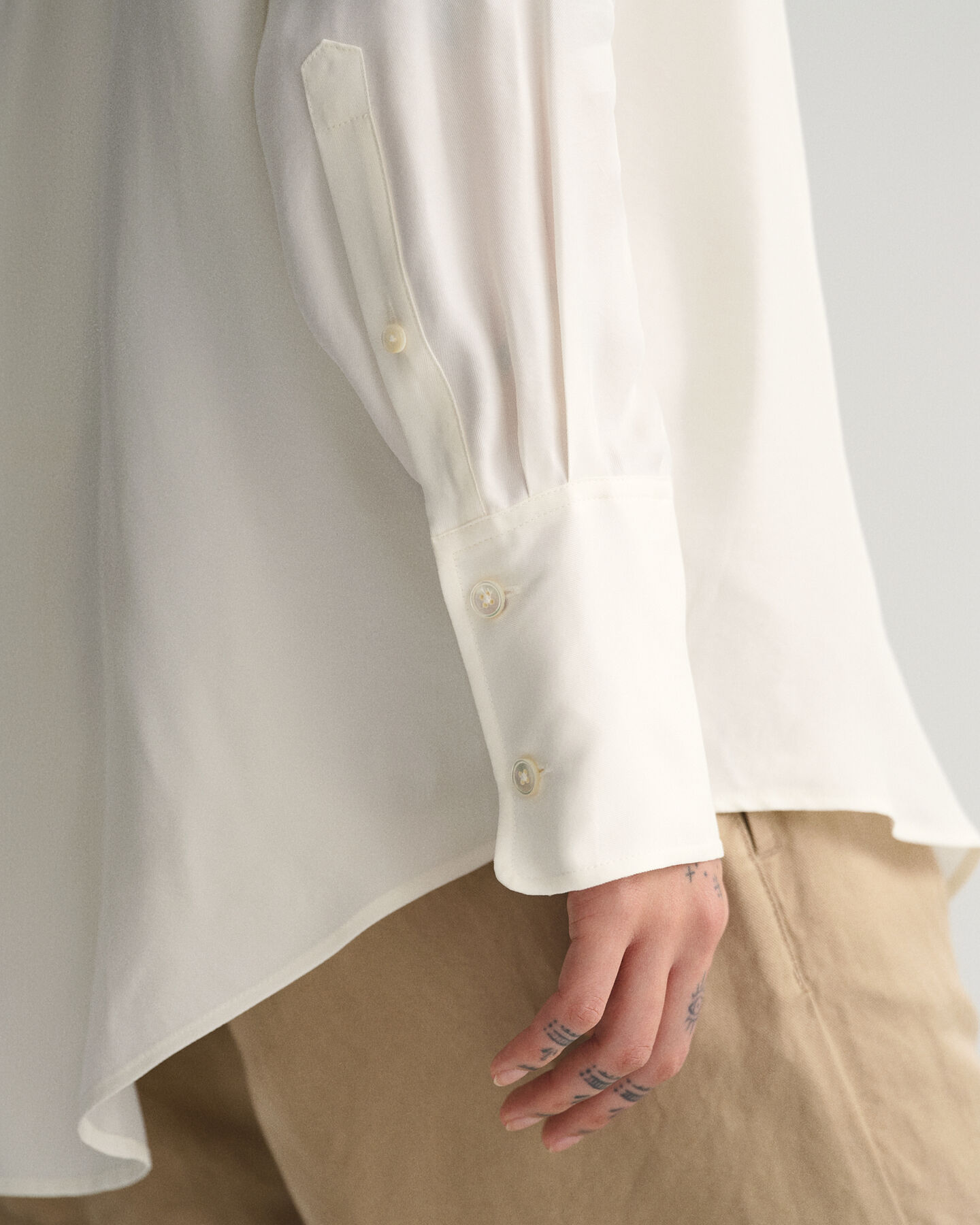 Camisa com bolsos com aba relaxed fit