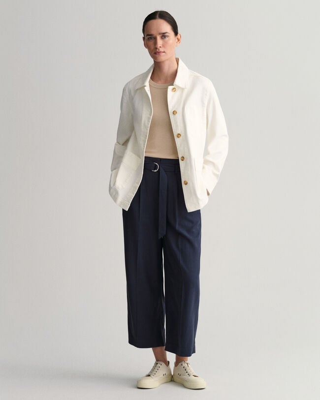 Cal&ccedil;as pelo tornozelo com cinto e perna larga