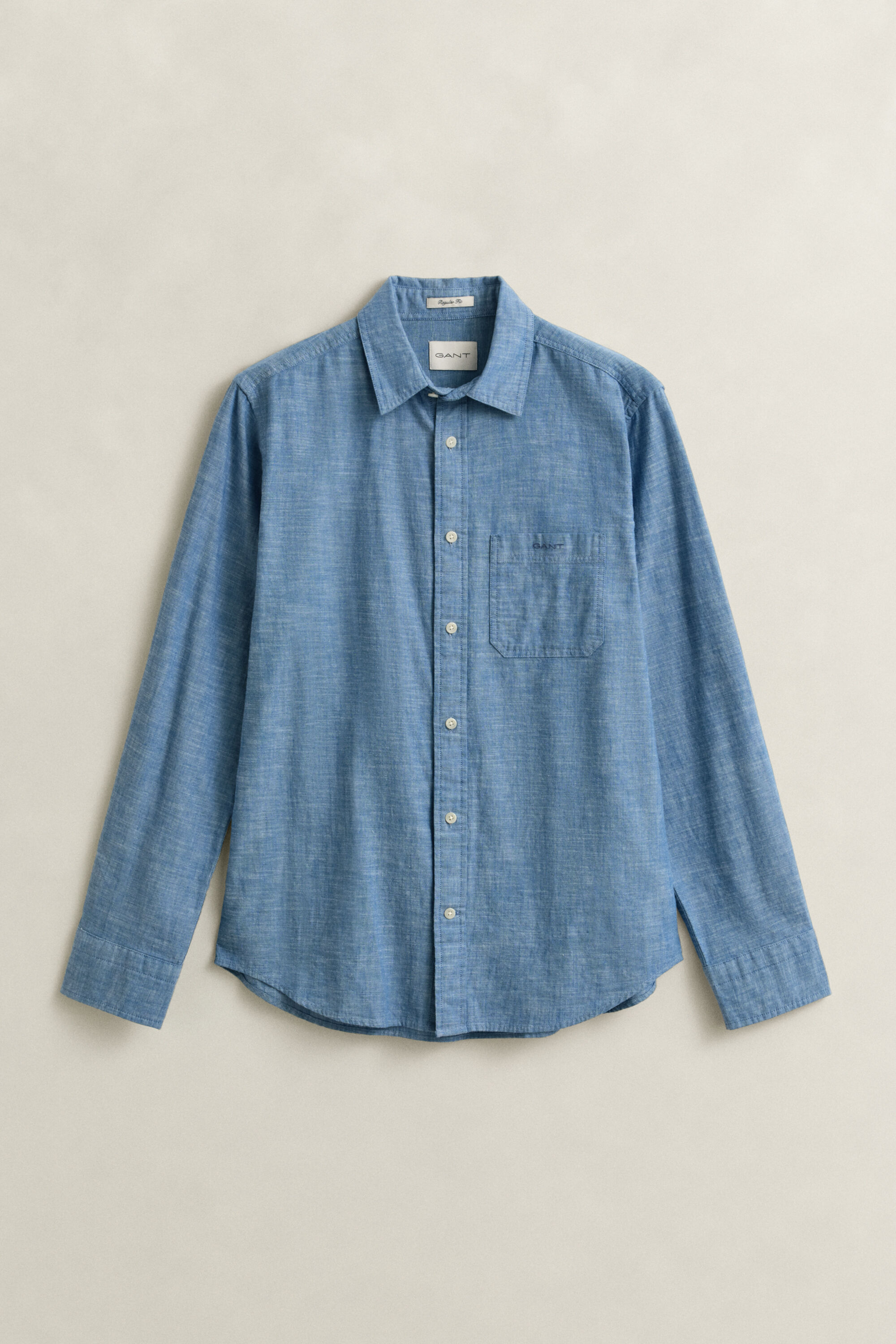 Camisa em chambray