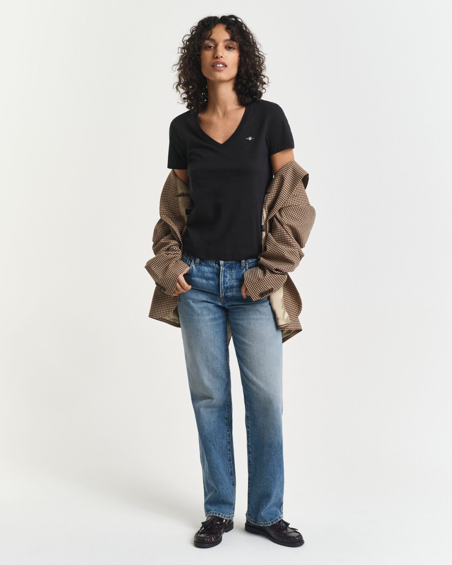 T-shirt com decote em V Shield