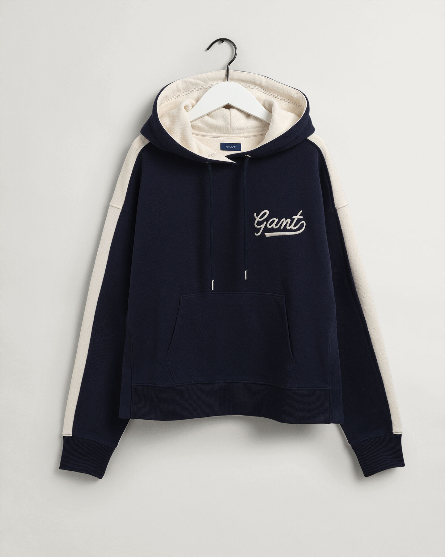 Sweatshirt com capuz e bloco de cor