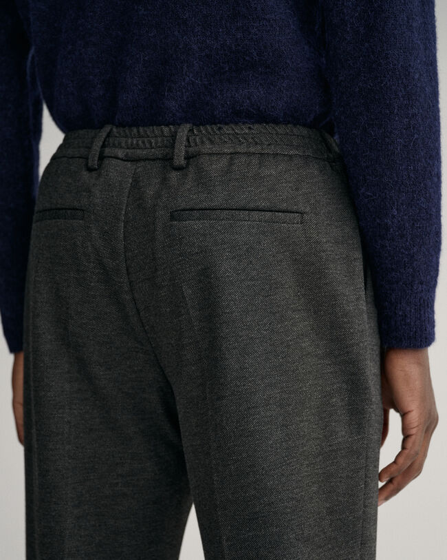 Cal&ccedil;as de fato em jersey