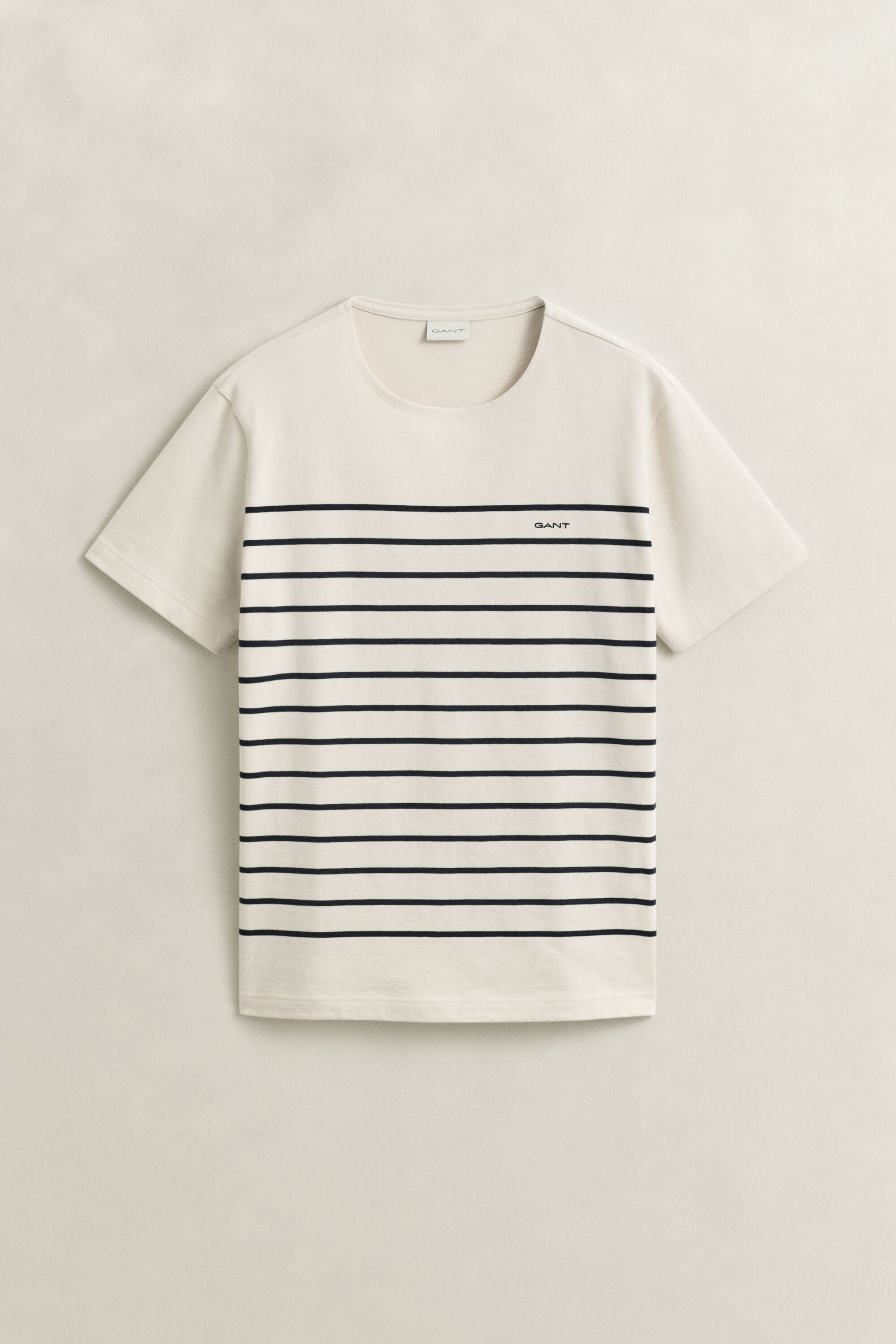 T-shirt com riscas posicionadas