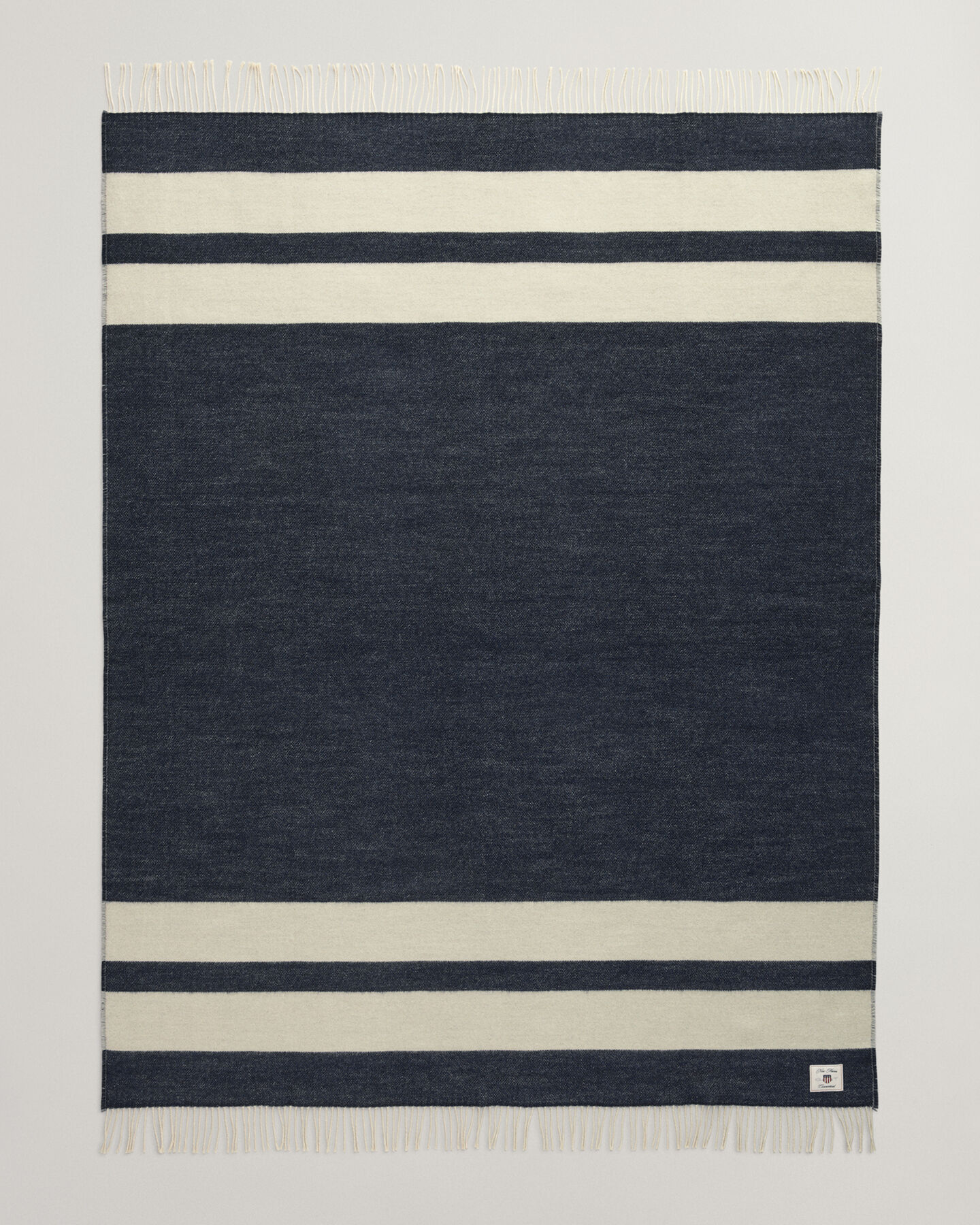 Manta decorativa em lã às riscas