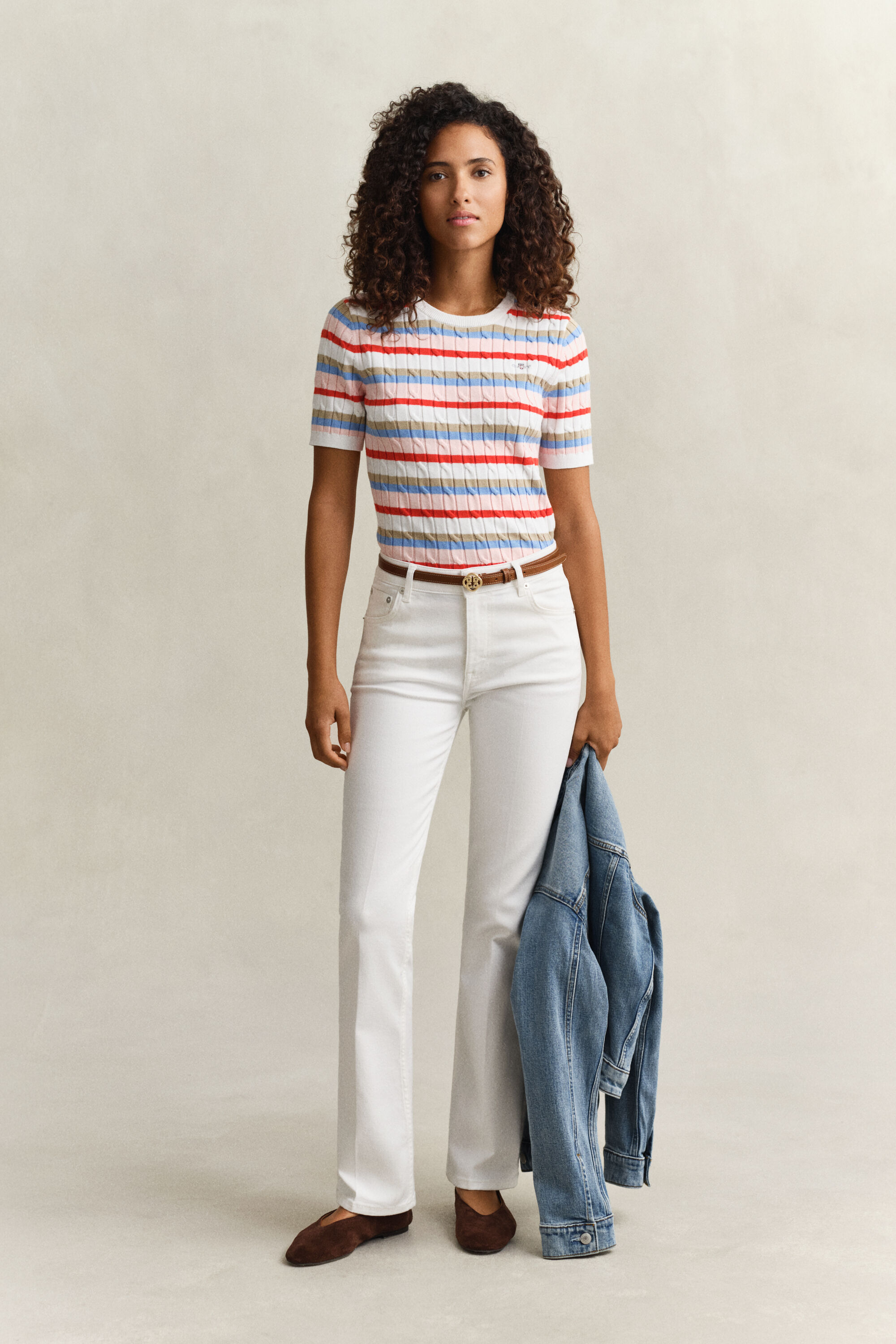 Camisola de manga curta em malha entrançada às riscas