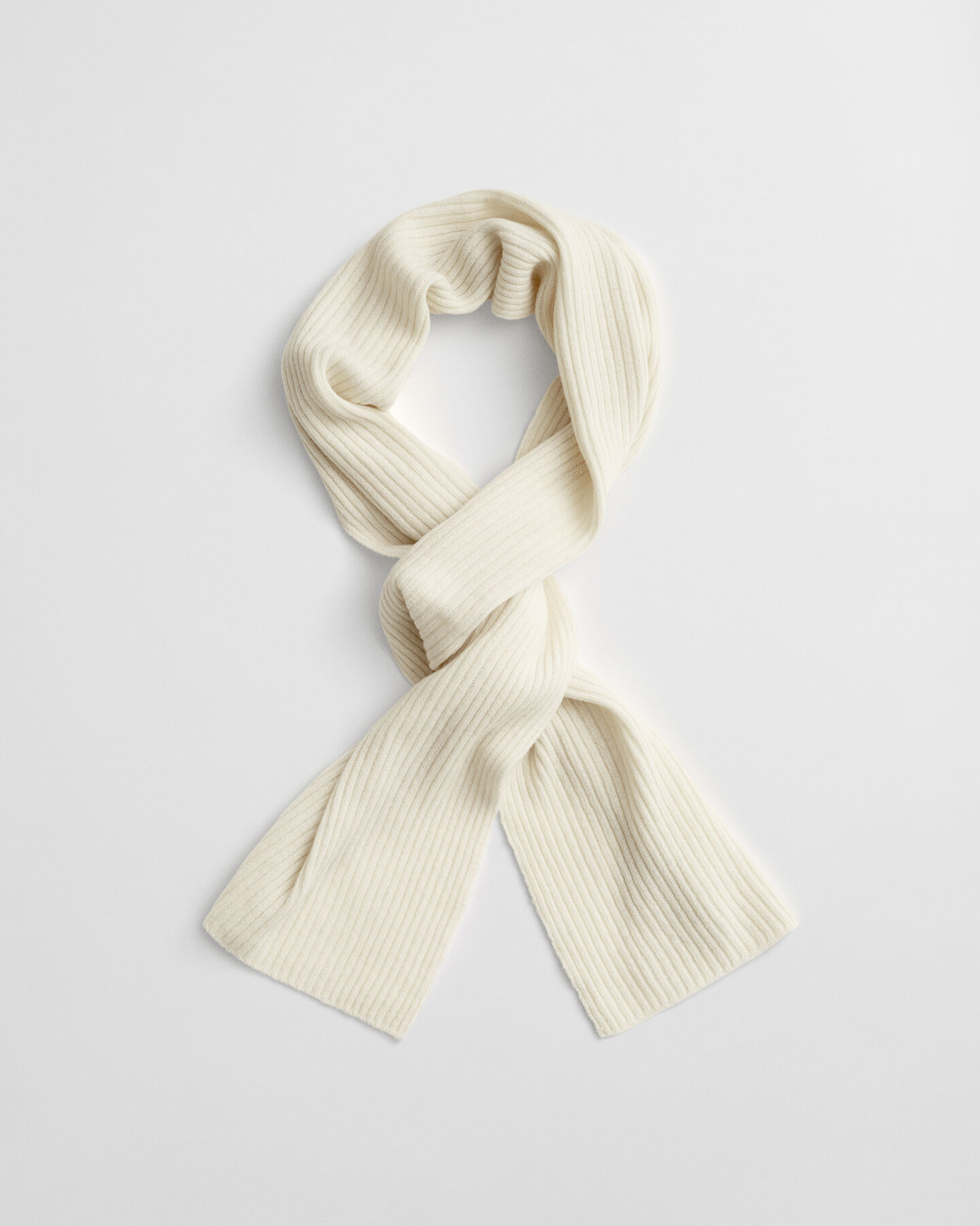 Conjunto de oferta com gorro e cachecol Script