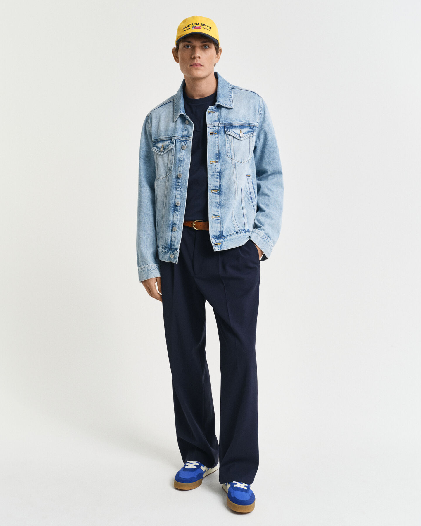 T-shirt com bordado em relevo