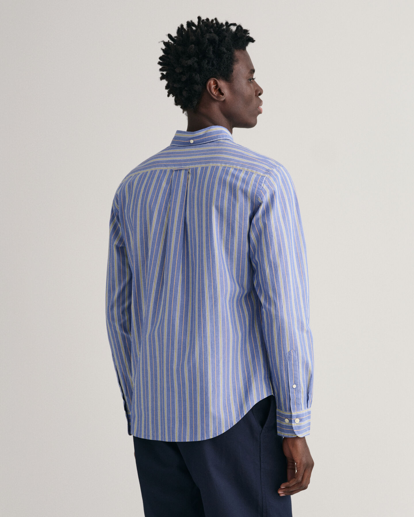 Camisa em popelina &agrave;s riscas regular fit