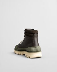 Botas de cano médio em pele Nebrada