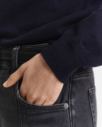 Casaco de malha em lã extrafina