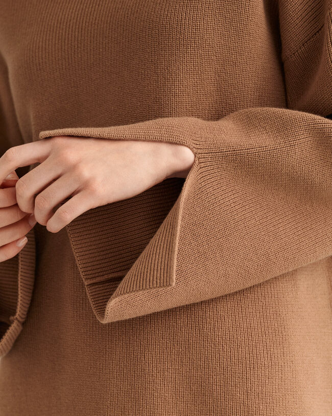 Pulover com gola alta sem dobra em malha canelada