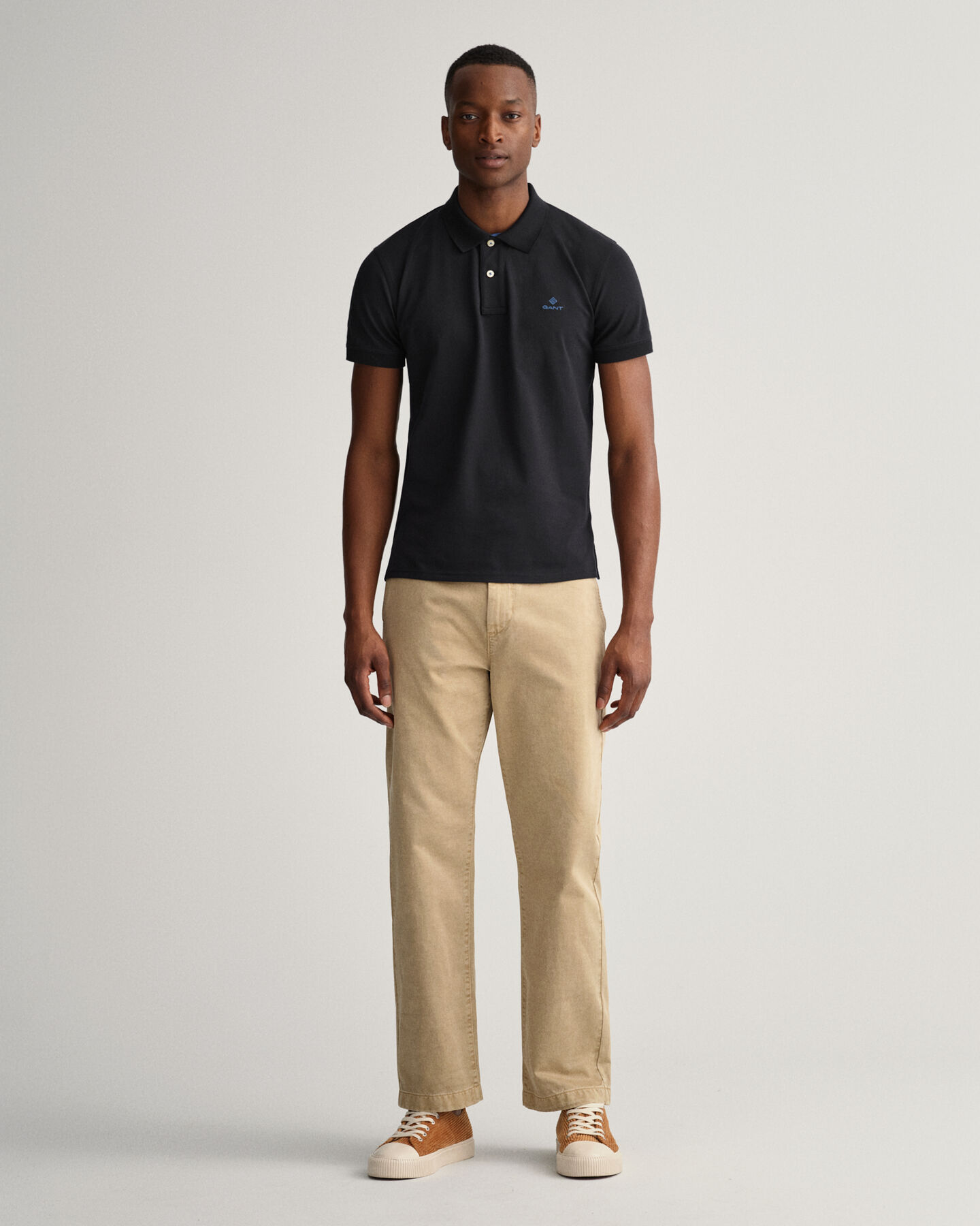 Cal&ccedil;as chino em sarja corte direito