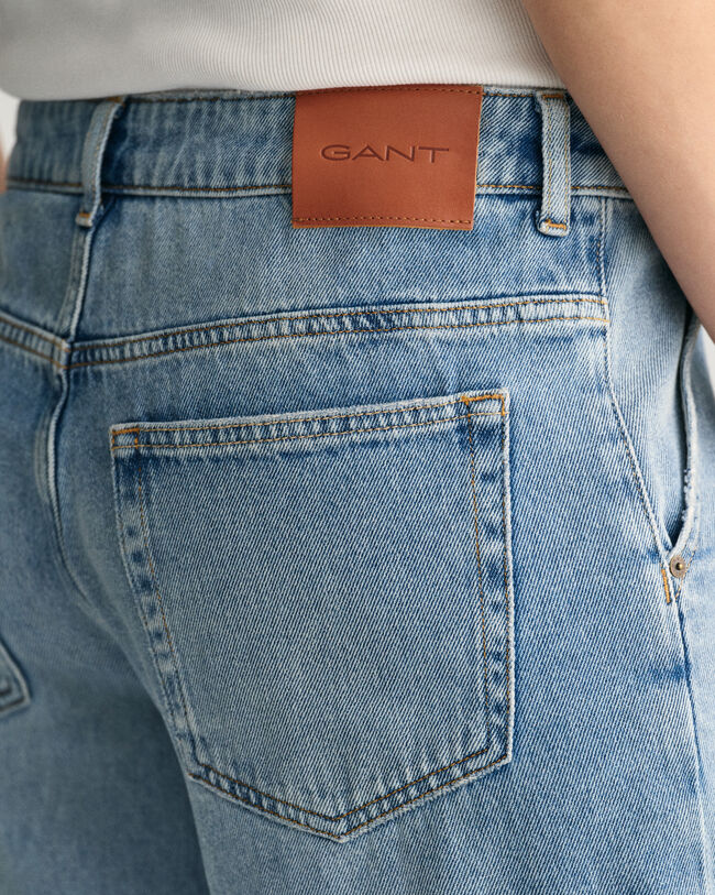 Calças de ganga com perna larga e cintura descida