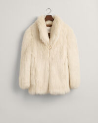 Sobretudo em pelo falso