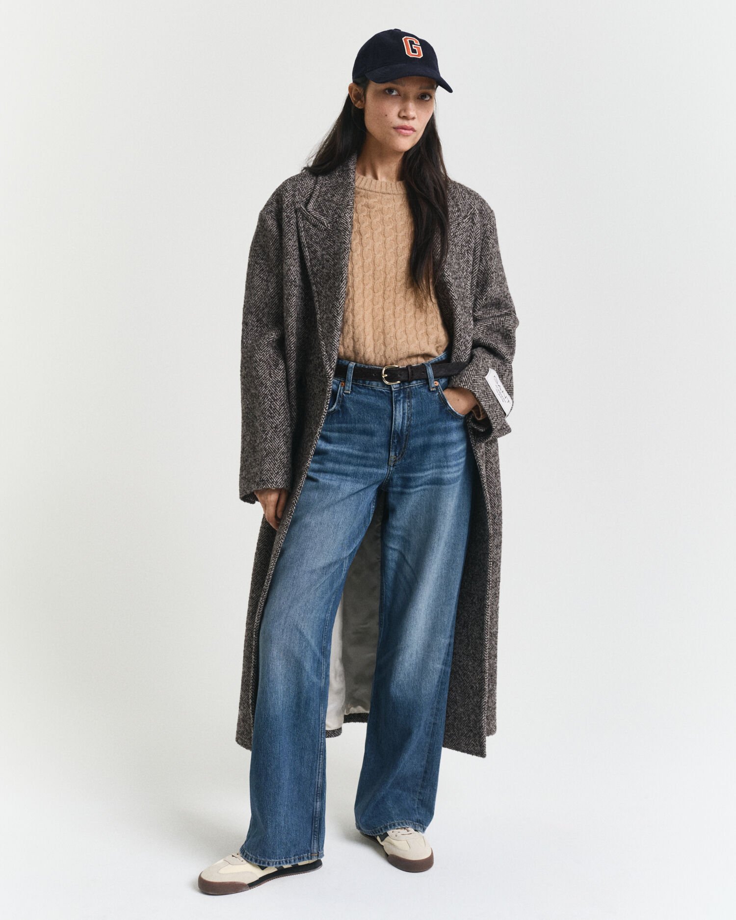 Camisola de malha entrançada com decote redondo em caxemira