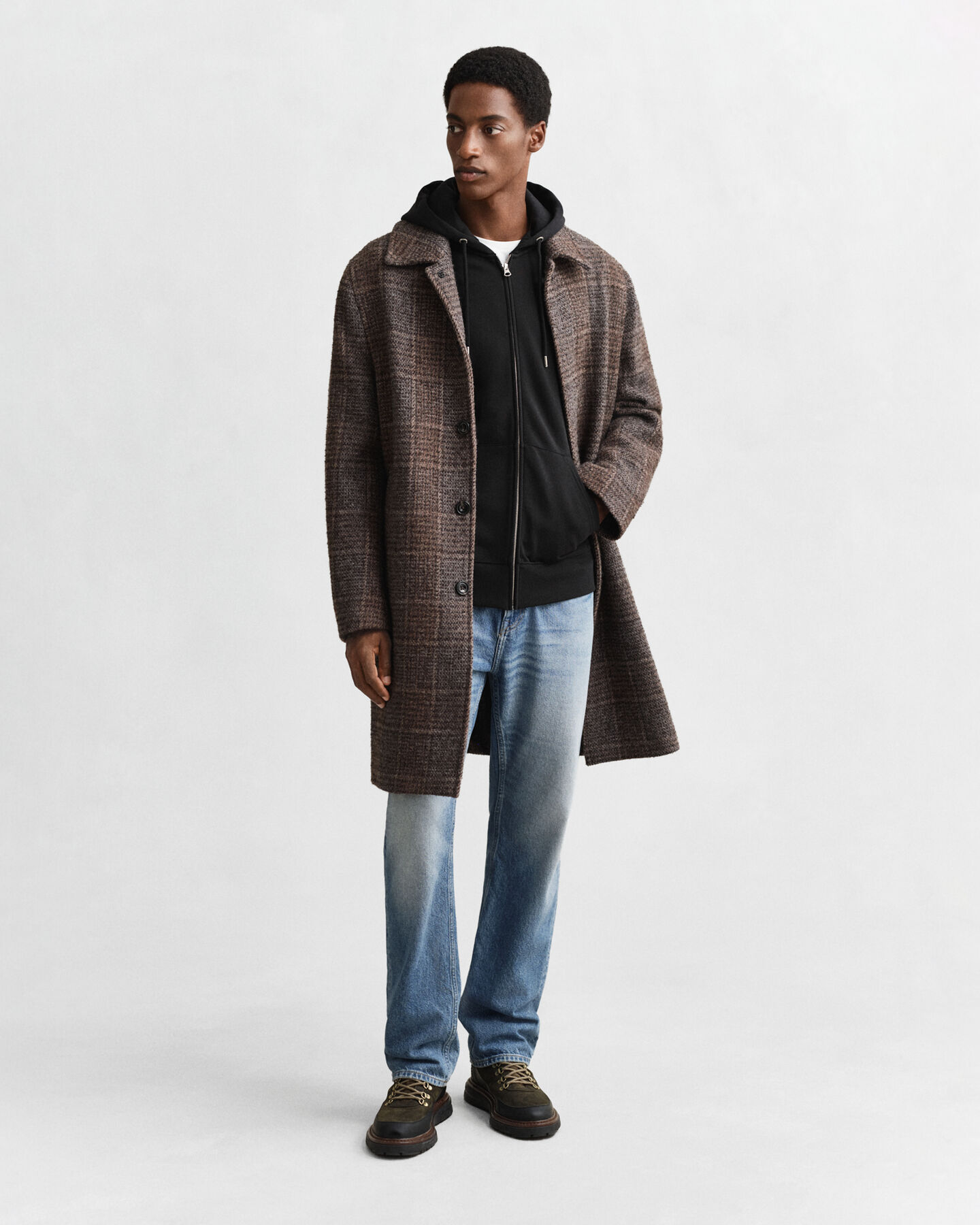 Sweatshirt com capuz e fecho Shield