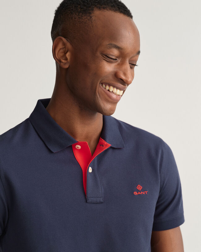 Rugger piqu&eacute; com colarinho contrastante