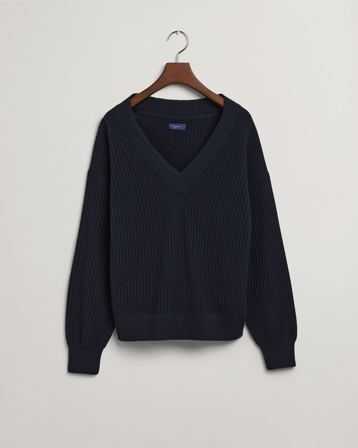 Pulover com decote em V em malha de algod&atilde;o canelada