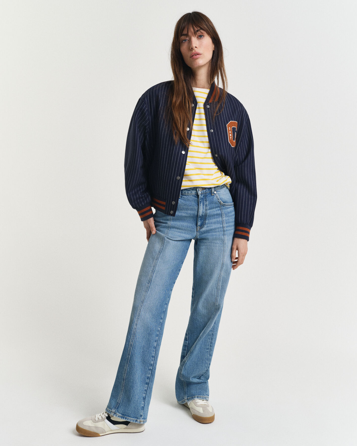 T-shirt às riscas com decote de barco