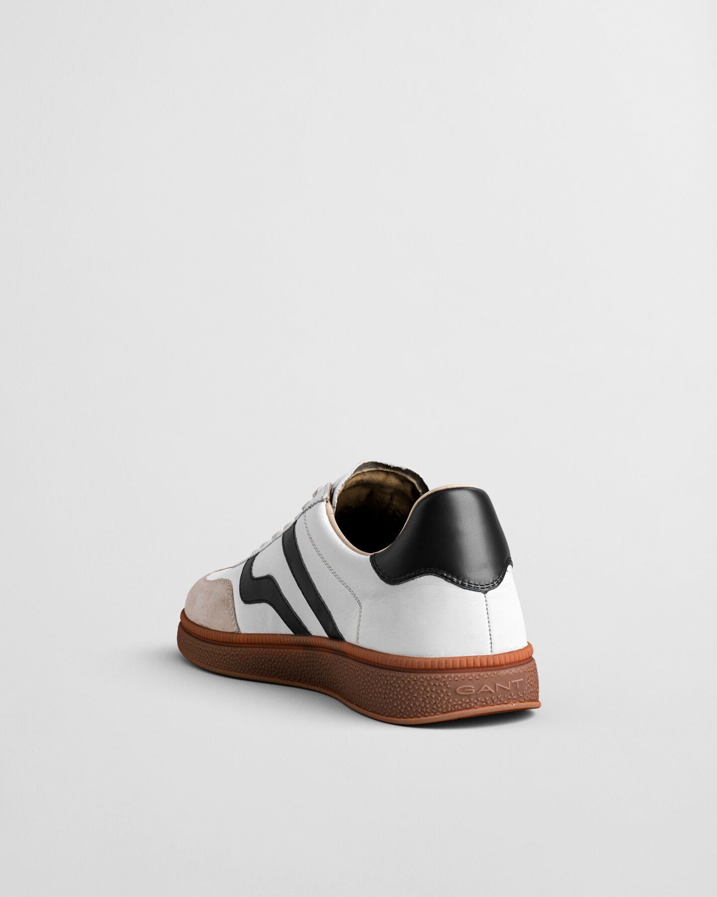 Ténis em camurça Cuzmo