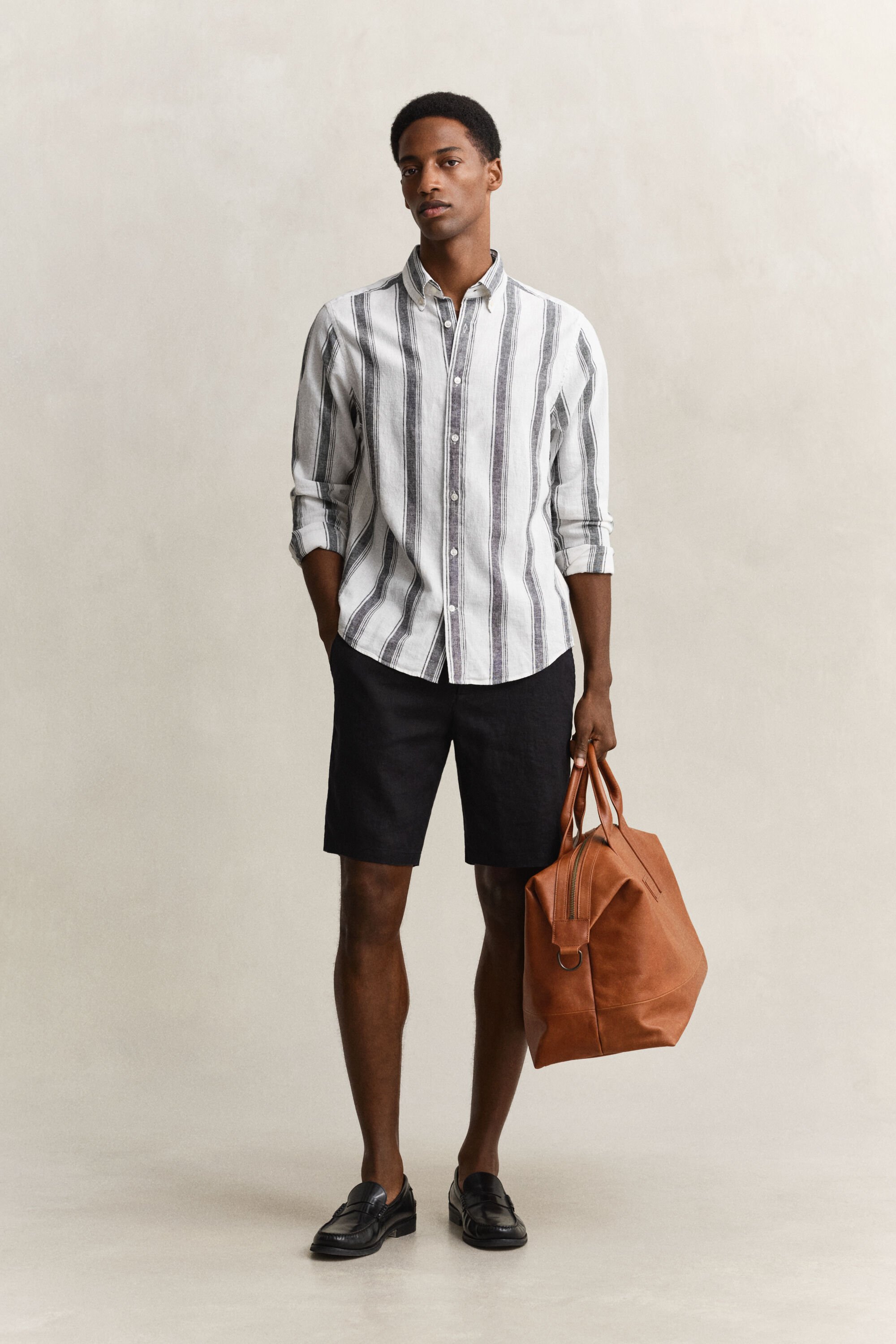 Camisa em mistura de linho às riscas