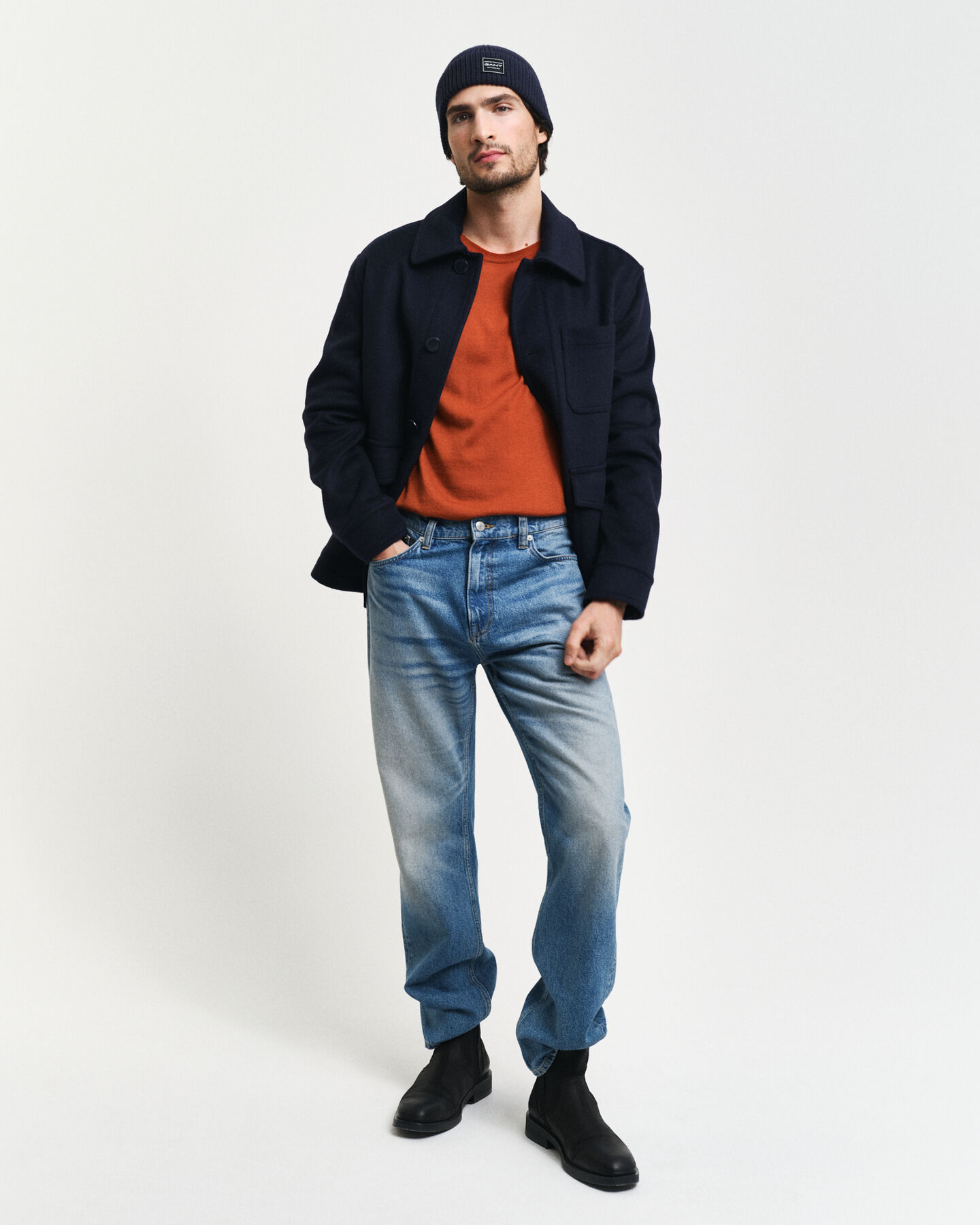 Camisola de malha com decote redondo em l&atilde; de merino extrafina