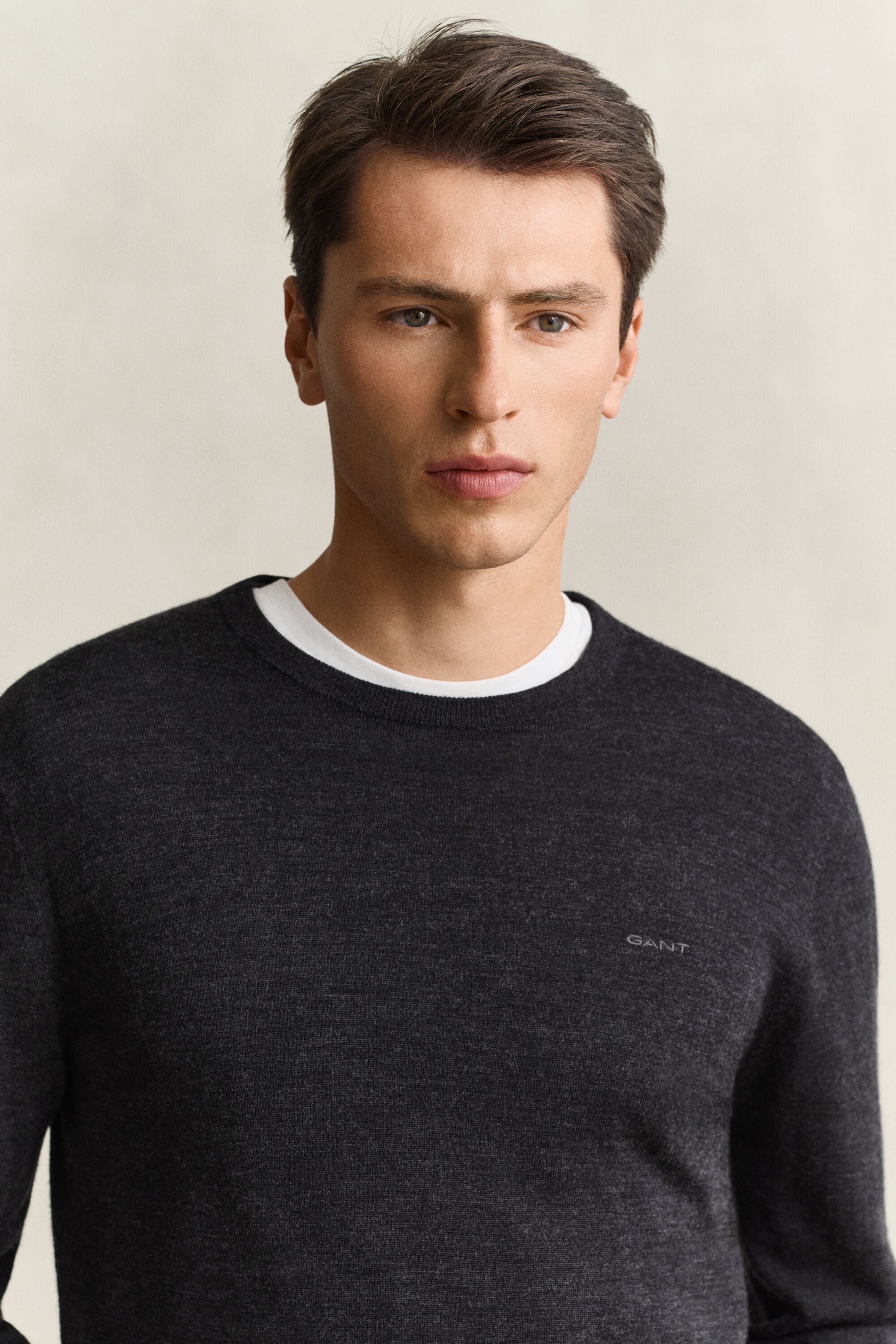 Camisola de malha com decote redondo em lã de merino