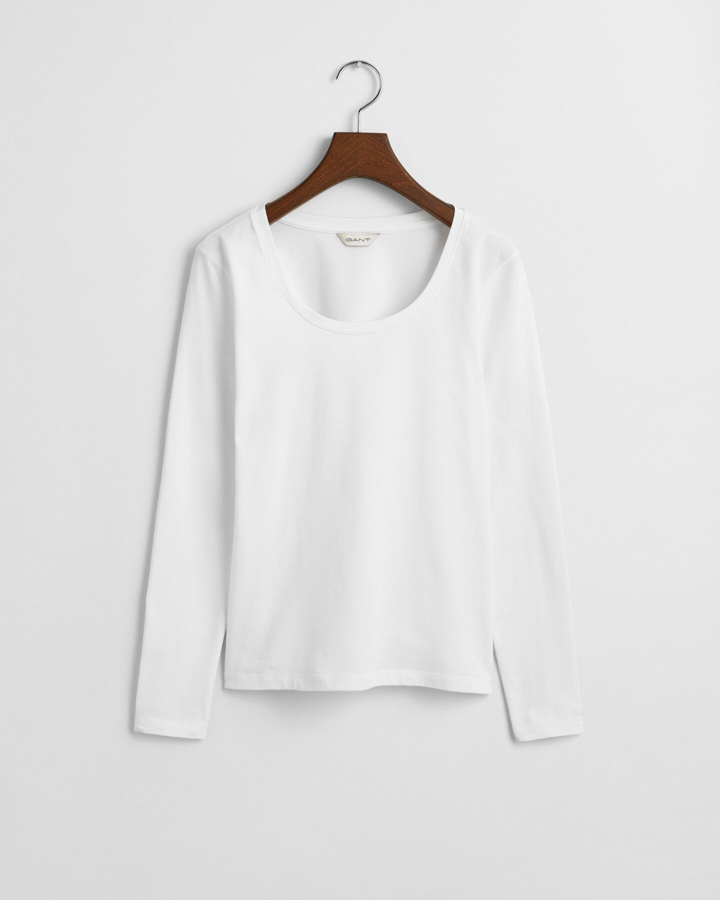 Camisola de manga comprida com decote redondo profundo