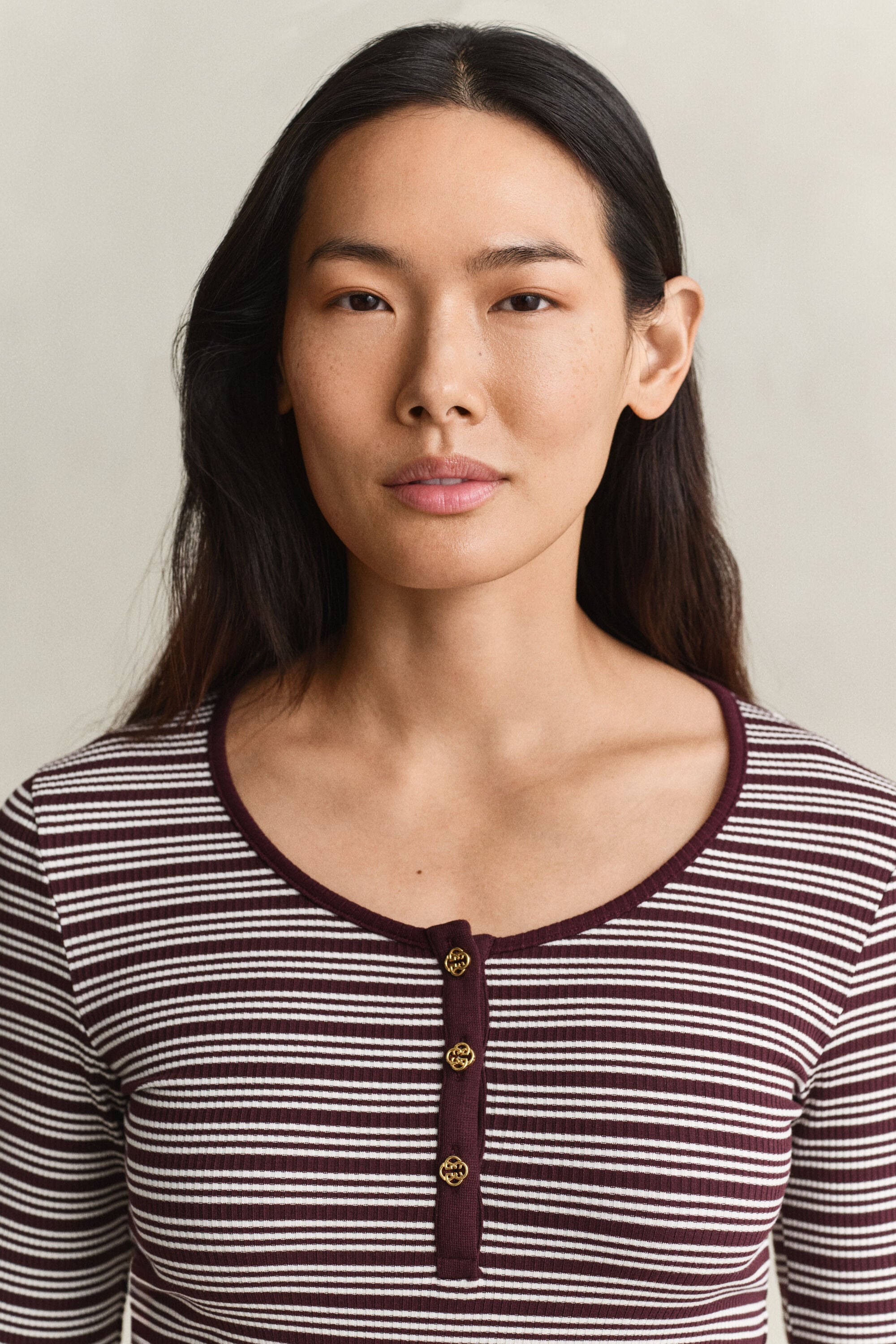 Camisola canelada de manga comprida Henley