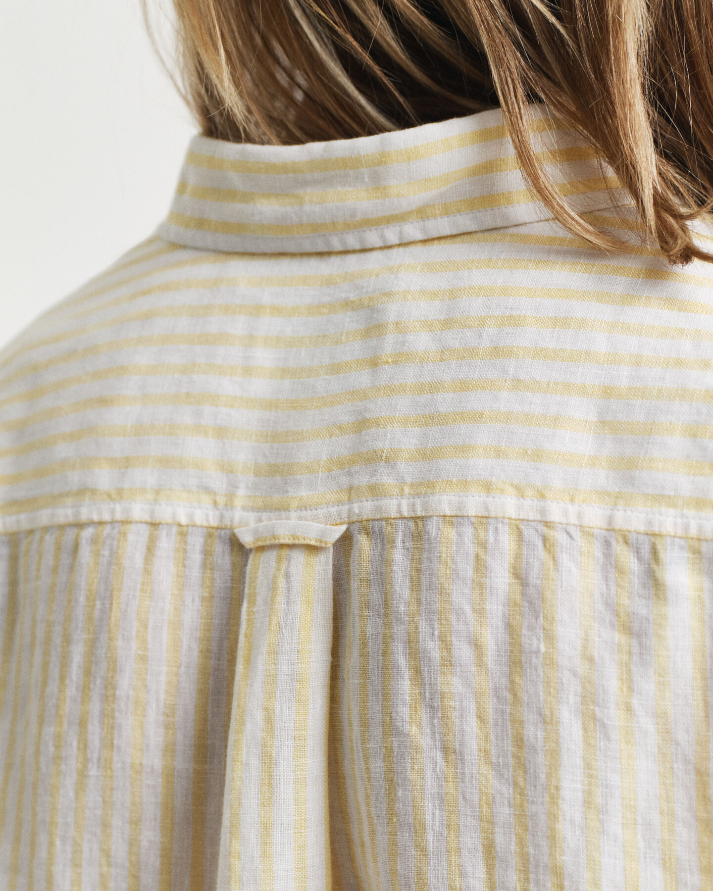 Camisa de linho às riscas regular fit