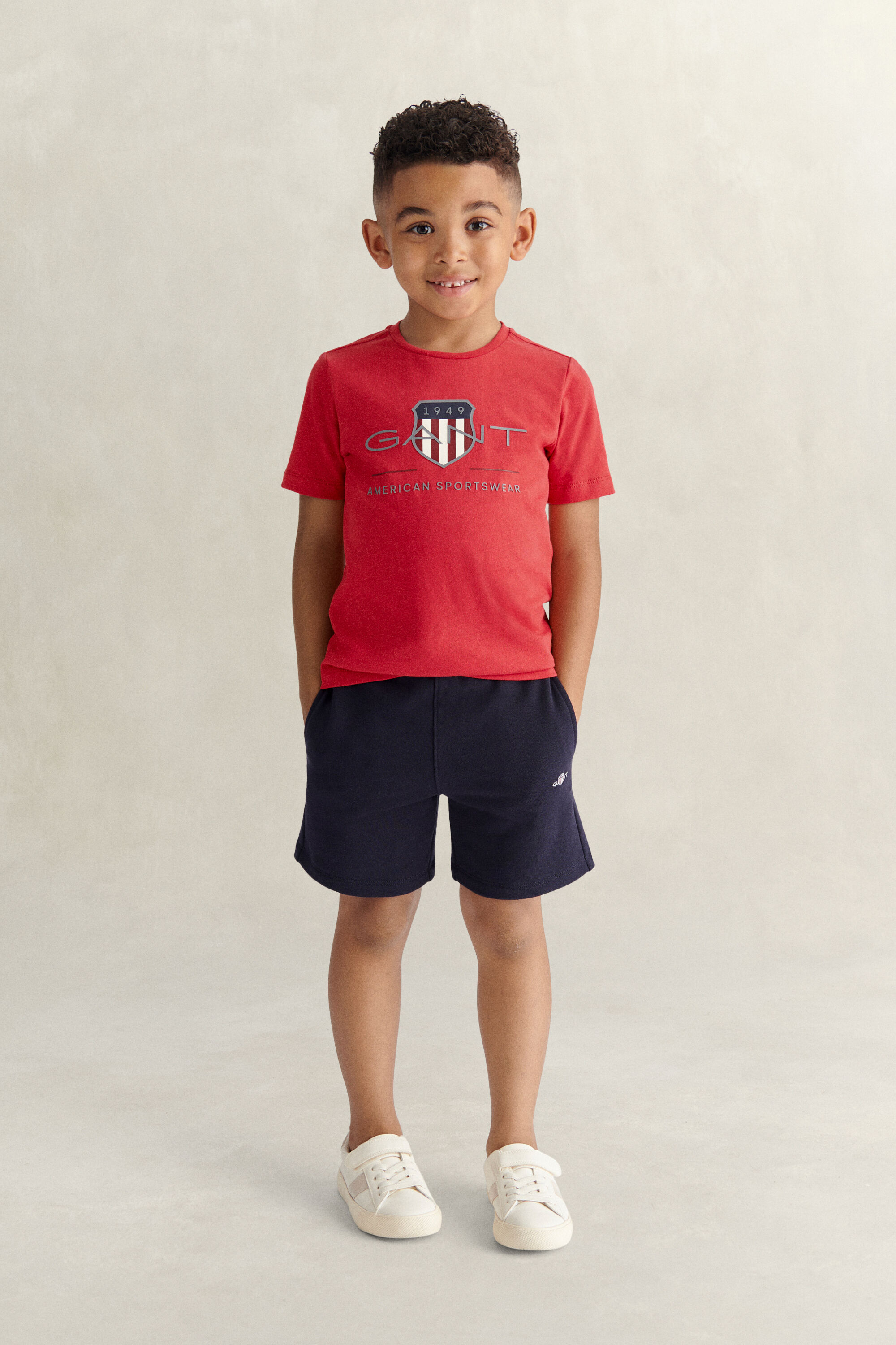 Conjunto com calções desportivos e t-shirt Archive Shield Boys