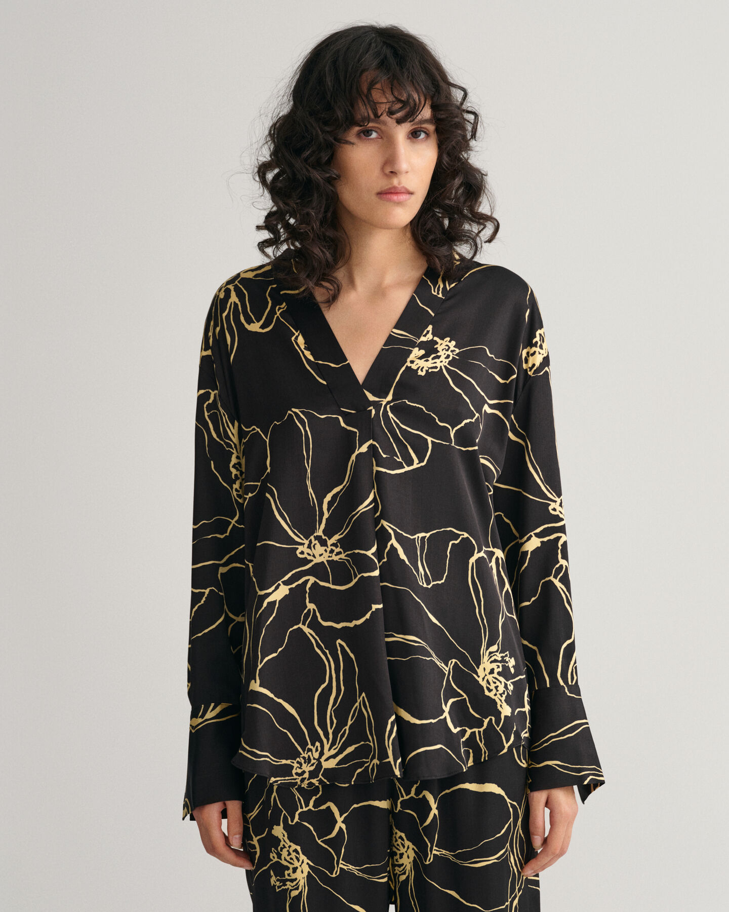 Blusa com decote em V Line Drawing